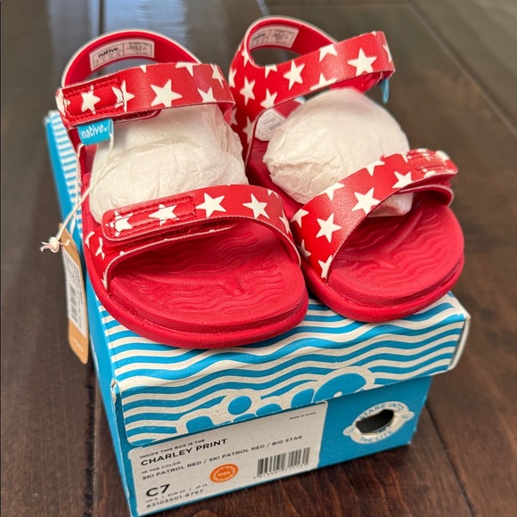 Native Charley Print Red Star Sandals Size C7 - Picture 1 of 4